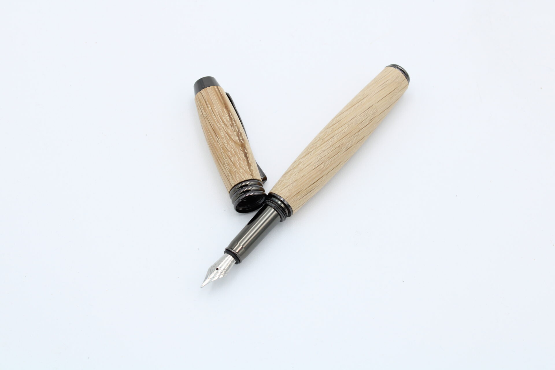 Füllfederhalter Manager aus Eichenholz Gunmetal