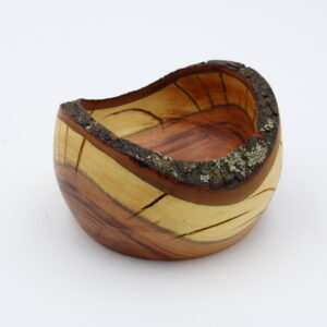 Schale Zwetschge mit Naturrand