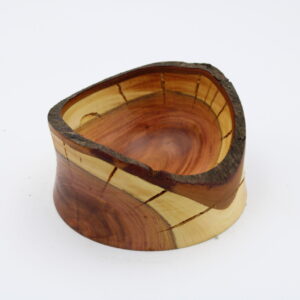 Schale Zwetschge mit Naturrand